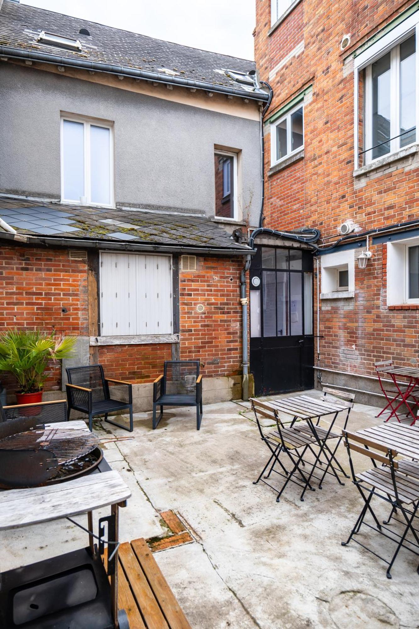 Studio Cosy Rdc, Calme Avec Cour Exterieure Saran Exterior photo