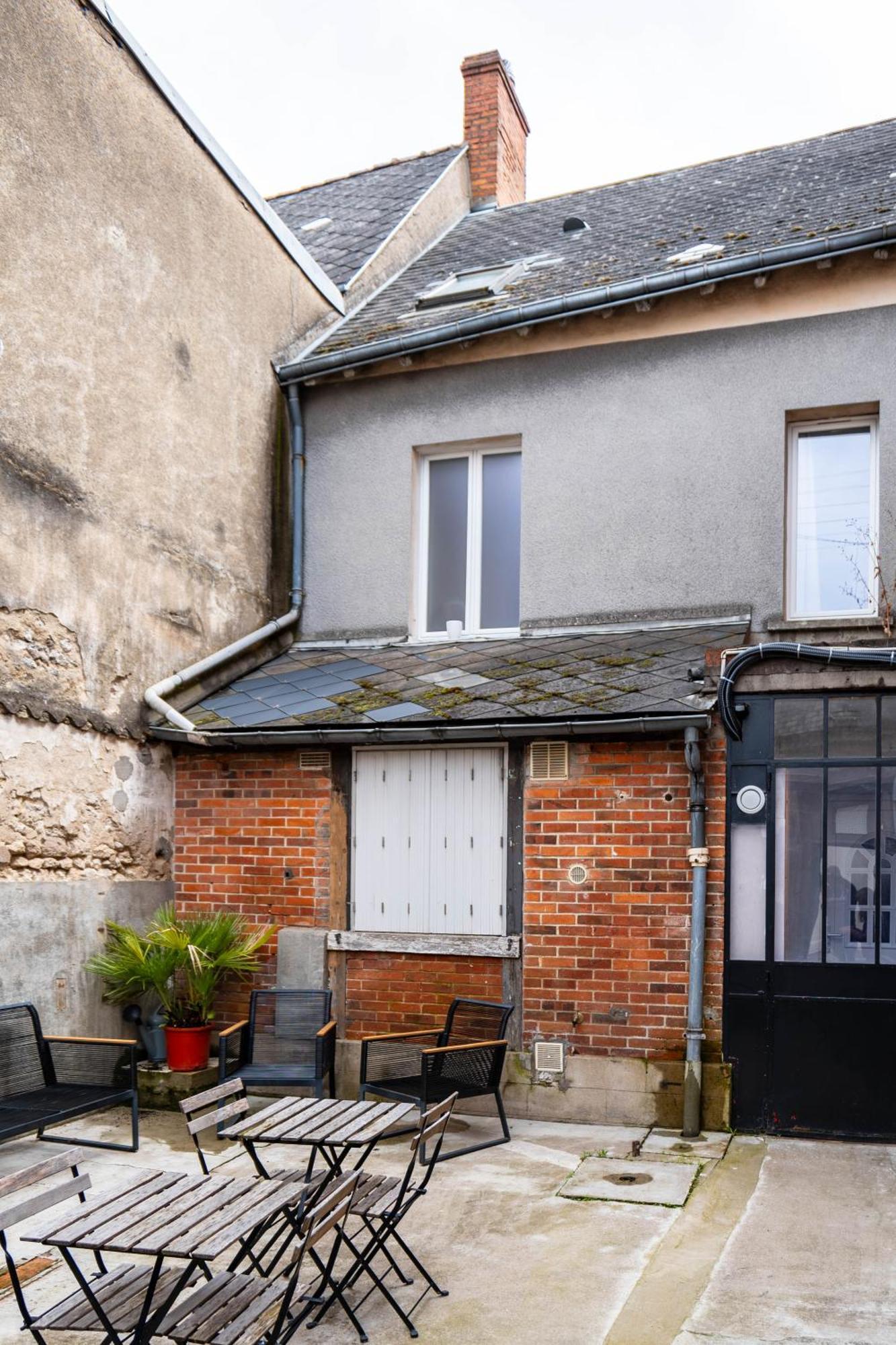 Studio Cosy Rdc, Calme Avec Cour Exterieure Saran Exterior photo